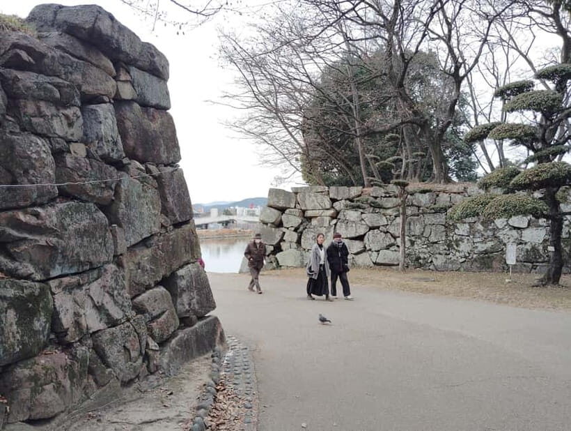 Hiroshima Castle 1h guide tour - Stepping Into the Tenshu: Exhibits on Mori Clan and Edo Streets