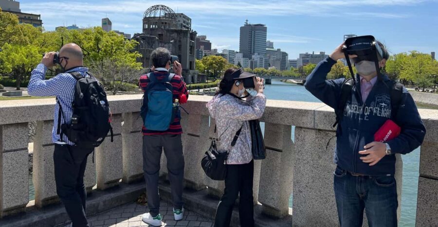 Hiroshima:Guided Virtual Tour/PEACE PARK TOUR VR - Entering the Hiroshima Peace Park Rest House: where you get oriented fast