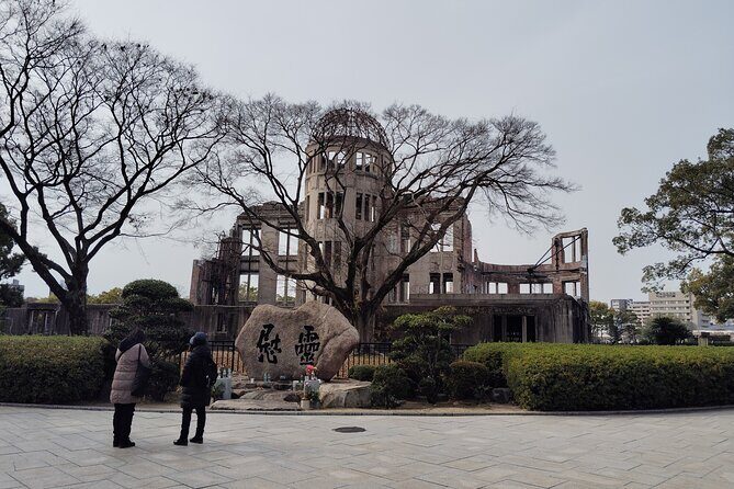 Hiroshima Highlights Guided Tour in 5.5 hours - The guide experience: why Gordon shows up in the best memories