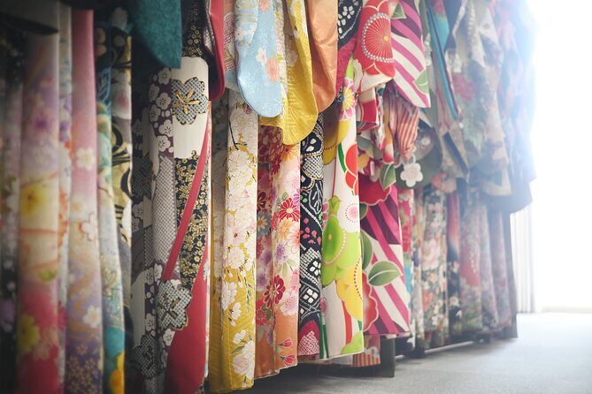 Hiroshima Kimono Rental and Photo Shoot - Where your photos are taken: studio included, outdoors cost extra