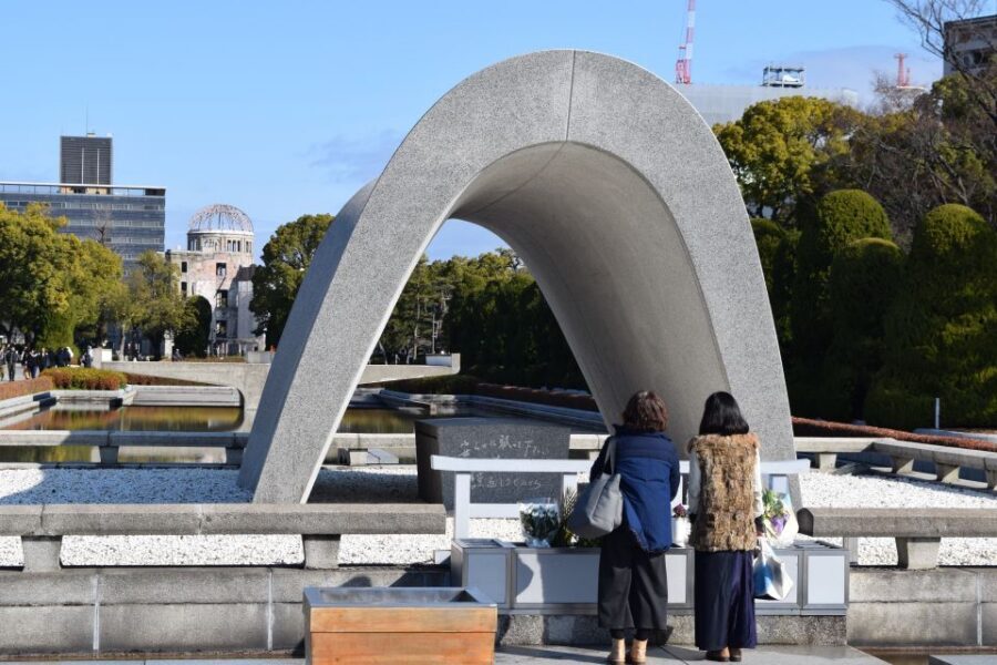Hiroshima: Private Food Tasting Tour with a Local Guide - Nagarekawa at night: coffee break in a party-and-bars zone