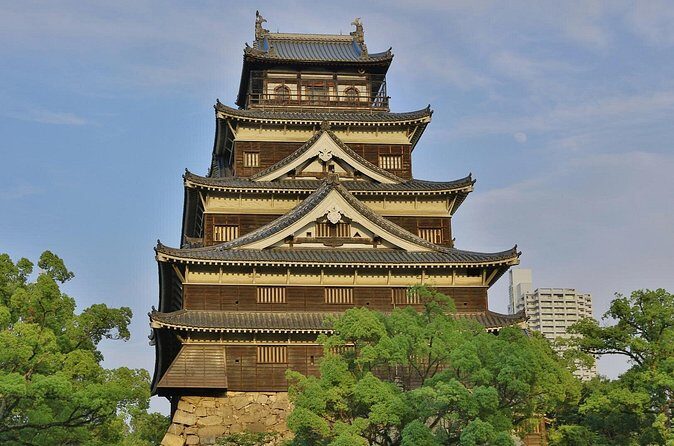 Hiroshima Private Tour with a Local - Highlights & Hidden Gems - A 17th-century garden break: koi ponds, bridges, and teahouses