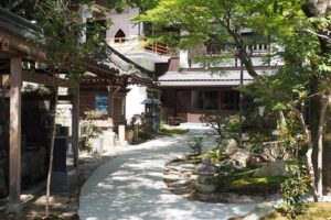 Kimono and Tea Ceremony in Miyajima - Choosing from 100+ kimonos and getting fitted properly