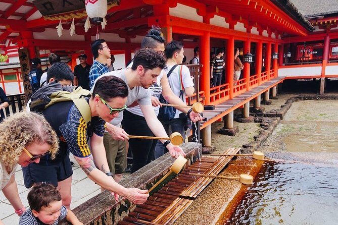 Miyajima Half-day Trip Historical Walking Tour - Strolling from the coast to Itsukushima Shrine
